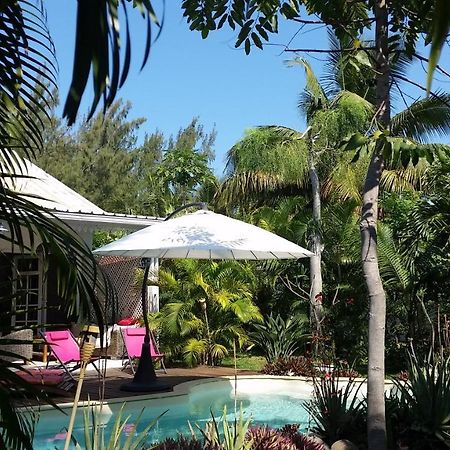 Maison meublée avec piscine près du Lagon La Saline Le Bains Extérieur photo