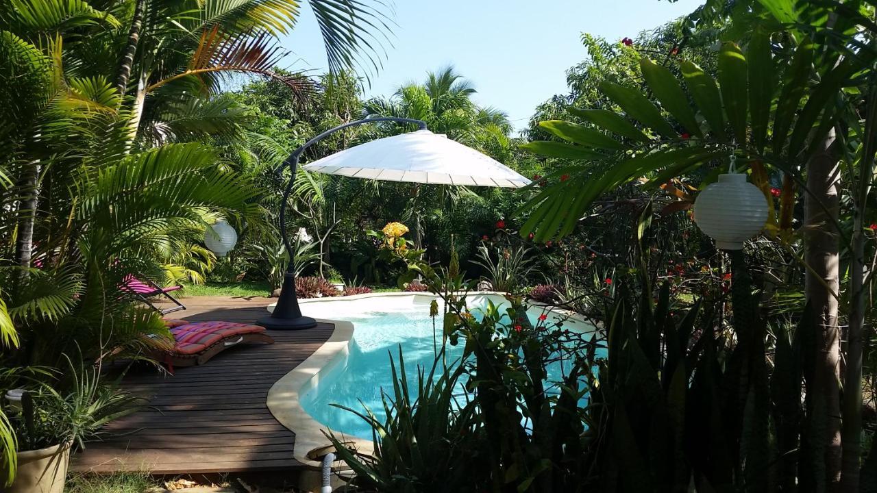 Maison meublée avec piscine près du Lagon La Saline Le Bains Extérieur photo