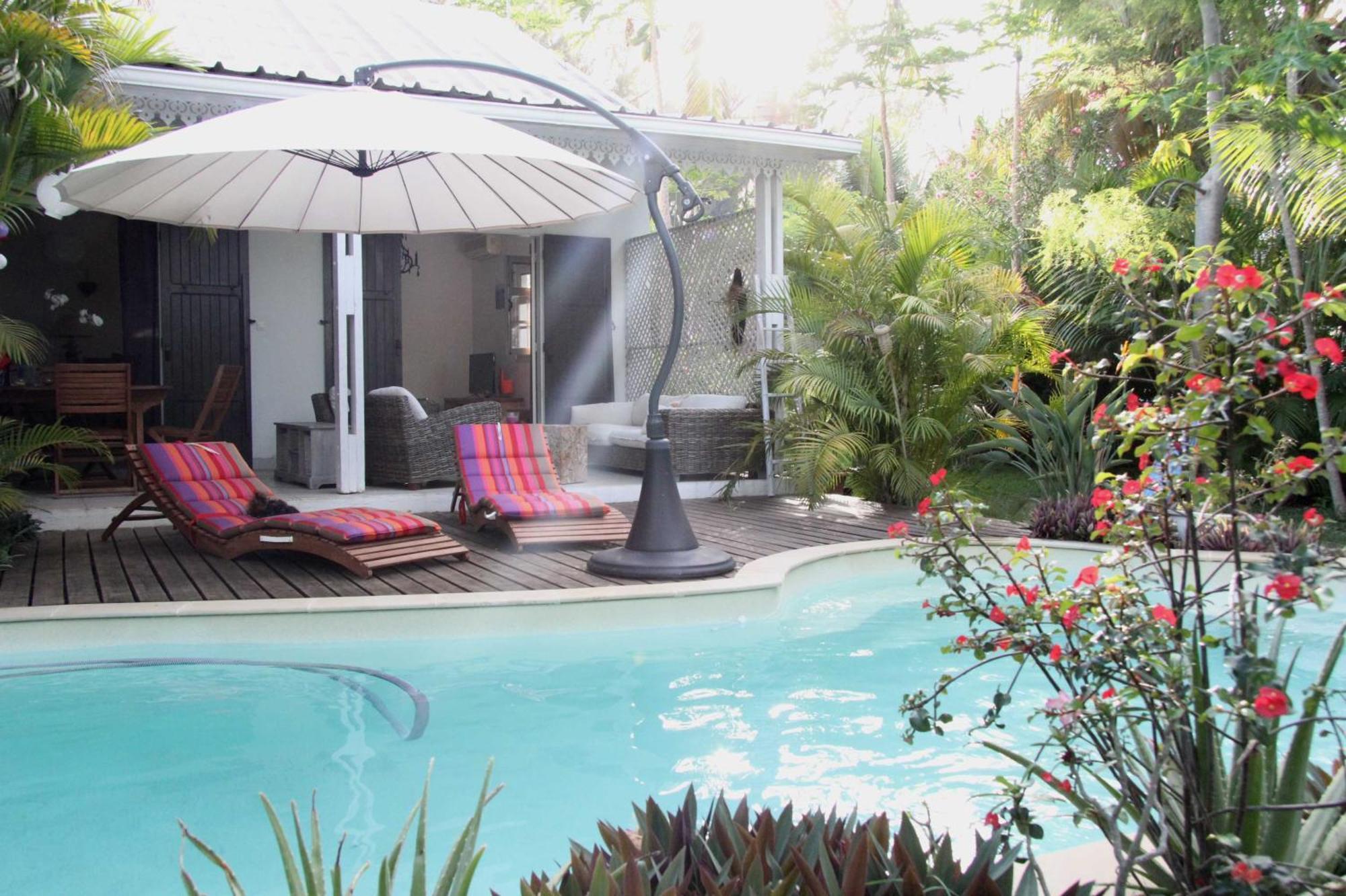 Maison meublée avec piscine près du Lagon La Saline Le Bains Extérieur photo