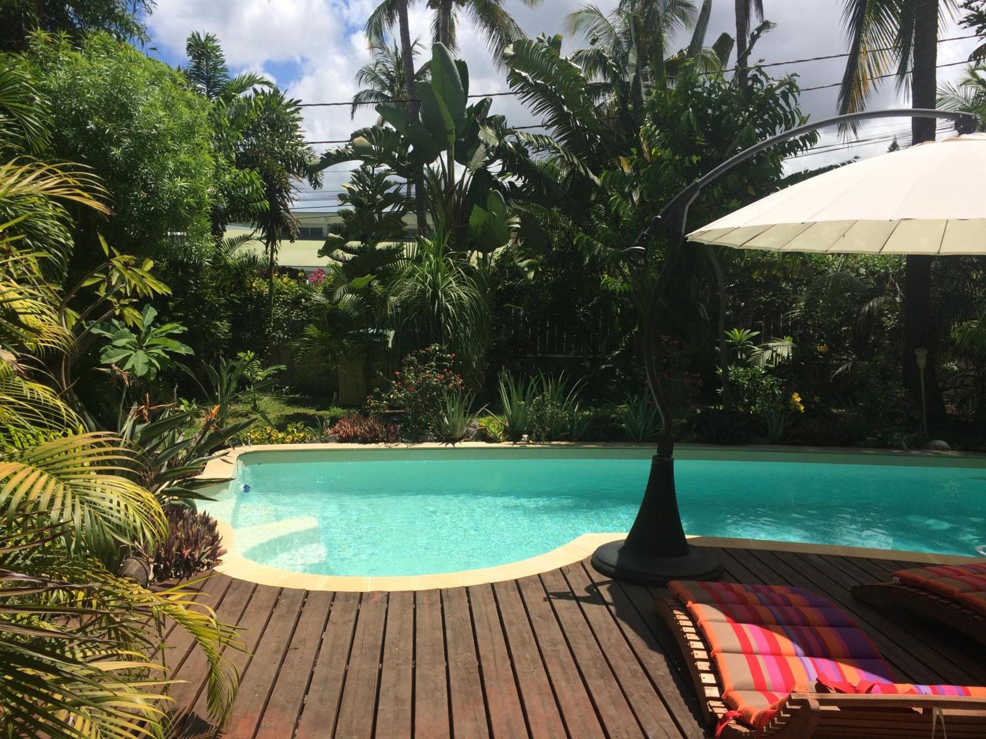 Maison meublée avec piscine près du Lagon La Saline Le Bains Extérieur photo